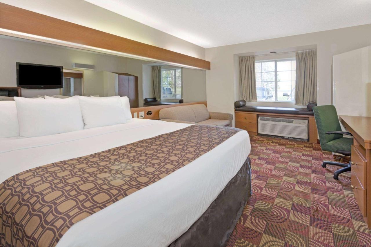 Microtel Inn & Suites By Wyndham Denver Airport Экстерьер фото
