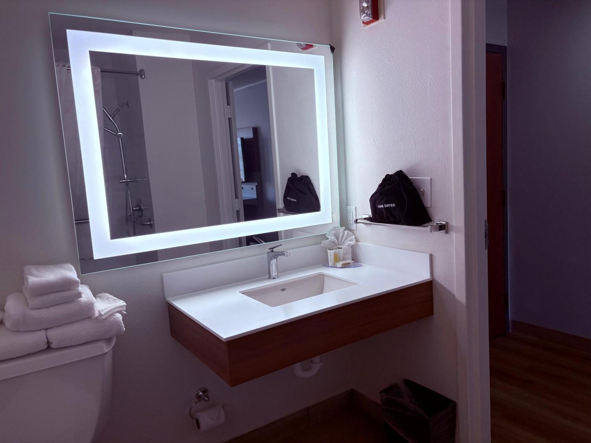 Microtel Inn & Suites By Wyndham Denver Airport Экстерьер фото